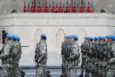Azerbaycan’da Dağlık Karabağ Zaferi kutlanıyor