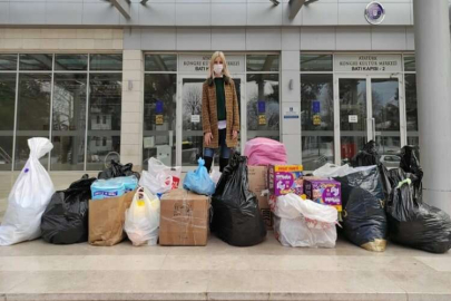 Parmaklıklar ardında minik kalpler