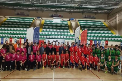 Macide Gazioğlu Kükürtlü Ortaokulu basketbolda il şampiyonu oldu
