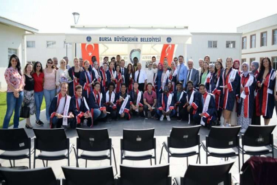 Misafir öğrenciler mezuniyet töreninde Türkçelerini konuşturdu