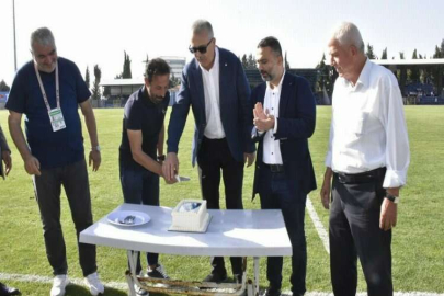 Yeşil sahalarda sürpriz doğum günü