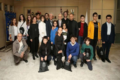 Ödüllü karikatüristler Başkan Erdem ile buluştu