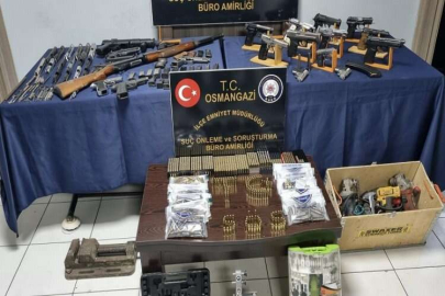 Polis ekiplerince baskın yapılan ev silah atölyesi çıktı