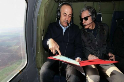 Bakan Çavuşoğlu, ABD’li mevkidaşı ile deprem bölgesinde incelemelerde bulundu