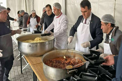 Başkan Dündar’dan vatandaşlara iftar yemeği