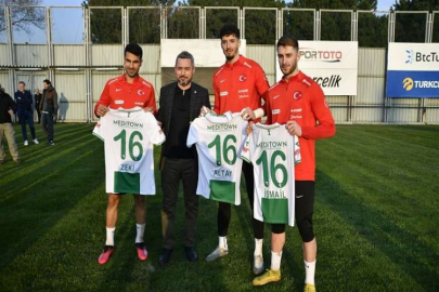 Banaz,A Milli Takım’ın Bursalı oyuncularına jest yaptı..