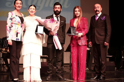 Bursa'da unutulmayan şarkılarla müzik dolu gece