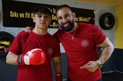 Zayıflamak için başladığı kick boksta dünya ikinci oldu
