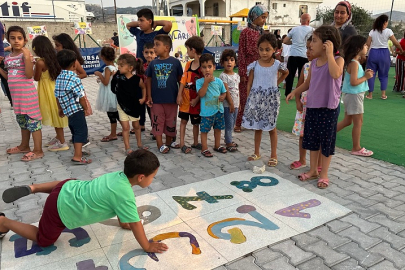 Büyükşehir Belediyesi'nden afetzede çocuklara moral