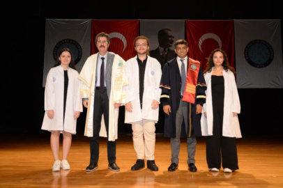 Diş hekimi adaylarına beyaz önlük töreni