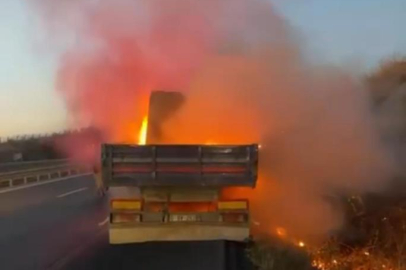Bursa'da seyir halindeki TIR alev alev yandı