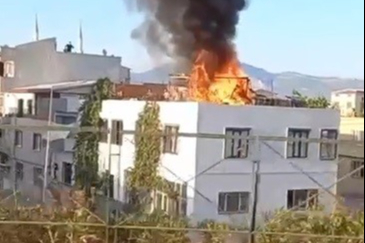 Bursa’da evin çatısında çıkan yangın korkuttu