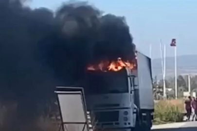 Bursa'da seyir halindeki tır alevlere teslim oldu