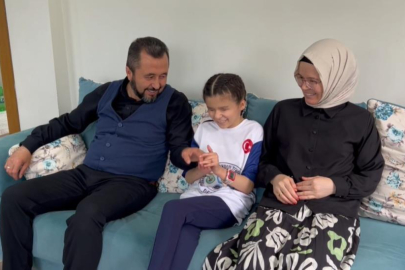 Kalp gözüyle görüyor