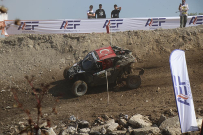 Off-Road yarışlarının seyirci etabı nefes kesti