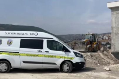 Bulduğu tüfeği kontrol ederken arkadaşını vurdu