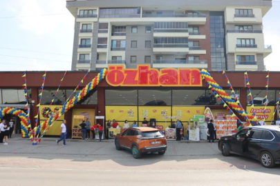 Özhan Market’in Uğur Mumcu şubesi açıldı