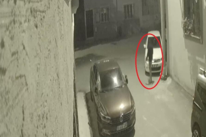 Bursa’da oto faresi hırsız kamerada