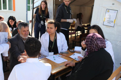 Tıp öğrencileri çadır projesiyle gönüllü sağlık hizmeti vermeye devam ediyor