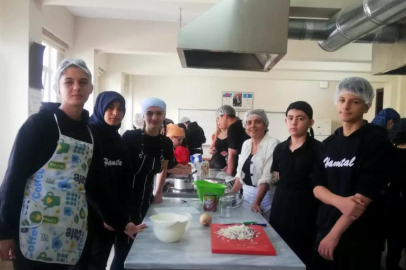 Geleceğin şefleri Girit yemeklerini öğrendiler