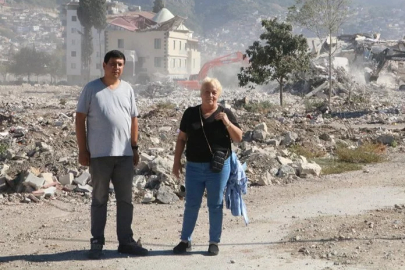 Depremzedeler 9 aydır haber alamadıkları yakınlarını umutla bekliyor