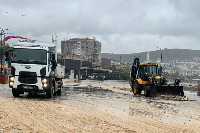 Büyükşehir’den fırtına mesaisi