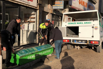 Bursa'da yabancı uyrukluların kaldığı evde bıçaklı kavga: 1 ölü, 2 yaralı