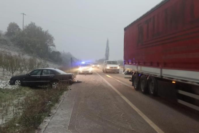 Bursa’da 2 araç kafa kafaya çarpıştı: 3 yaralı