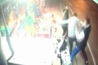 Bıçakla çevreye zarar verdi, gençlerden kaçamadı