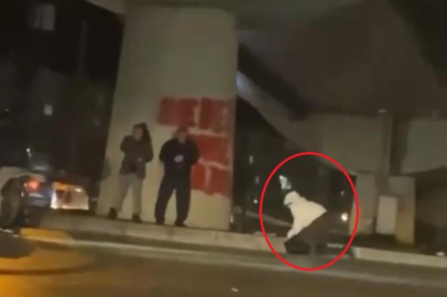 Fırtına insanları, motosikleti ve giysi dolabını böyle uçurdu