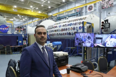 Bakan Kacır, Nasa’nın Uzay Merkezi’ni ziyaret etti