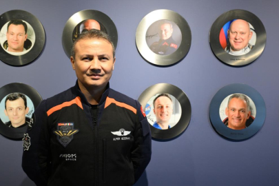 Gezeravcı: "Gelecekte uzaya imza atacak gençlerimizi mutlaka GUHEM’e bekliyorum"