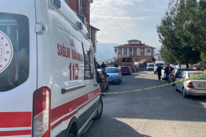 Duvardan düşen genç kadın hayatını kaybetti