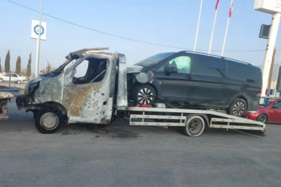 Mustafa Destici’nin makam aracını taşıyan çekici yandı