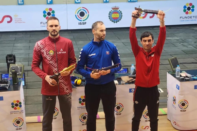 Dünya üçüncülüğünü kazandı, hedefi olimpiyat şampiyonluğu