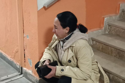 Bir annenin yürek yakan anları: Hüngür hüngür ağlayarak kayıp oğlunun okuluna gitti