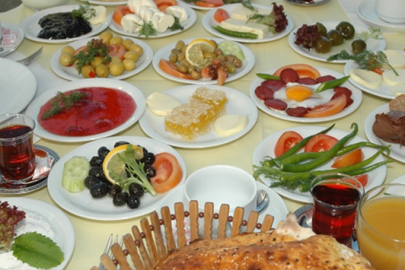 Sahursuz oruç kilo aldırıyor