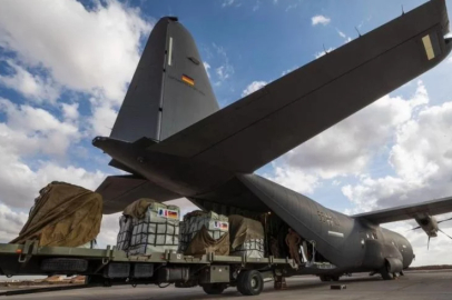 Almanya, ilk kez Gazze’ye havadan yardım bıraktı