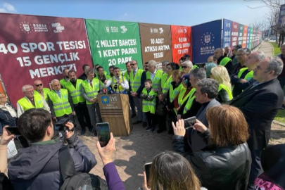 Bursa’da spreyli, boyalı “Yasak Afiş” protestosu!