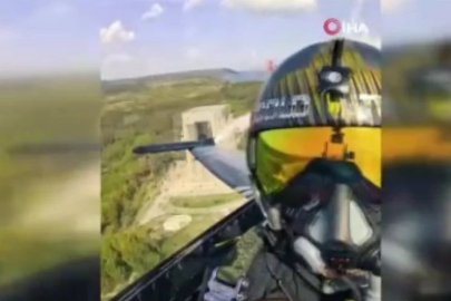 SOLOTÜRK Çanakkale Şehitlerini selamladı