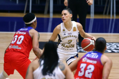 Fenerbahçe Kadın Basketbol Takımı, yarı final için parkede