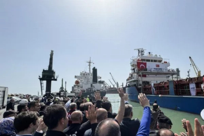 8. "İyilik Gemisi" Gazze'ye uğurlandı