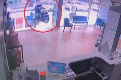 Elini gaz pedalında unuttu, dükkana daldı...