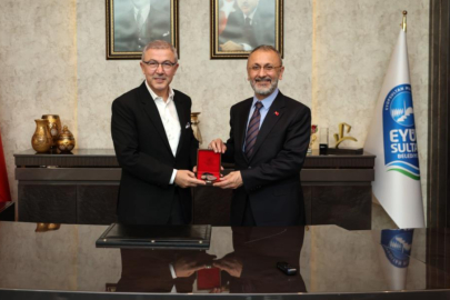 Eyüpsultan Belediye Başkanı Dr. Mithat Bülent Özmen görevine başladı