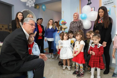 Mudanya Belediye Başkanı Deniz Dalgıç çocuklarla bayramlaştı