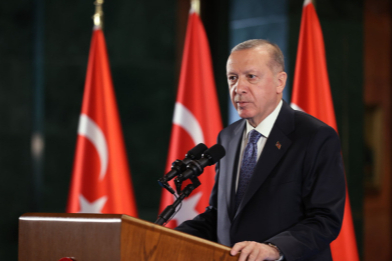 Cumhurbaşkanı Erdoğan: “İkiyüzlü politikalarını ibretle takip ediyoruz”