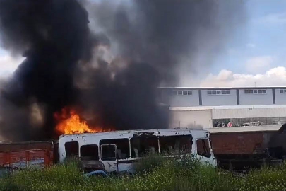 Bursa'da geri dönüşüm tesisinde yangın