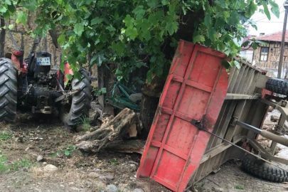 Devrilen traktörün sürücüsü hayatını kaybetti