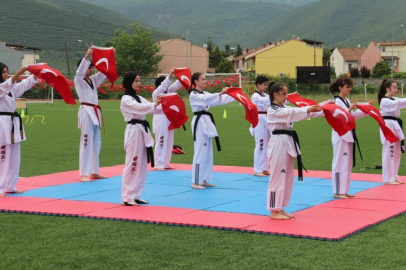 İznik'te 19 Mayıs coşkusu stada sığmadı
