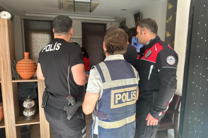 Bursa'da masaj salonlarına şok baskın